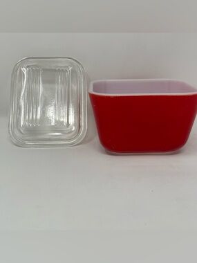 Vintage Red Pyrex Small Refrigerator Dish 0501 With Lid